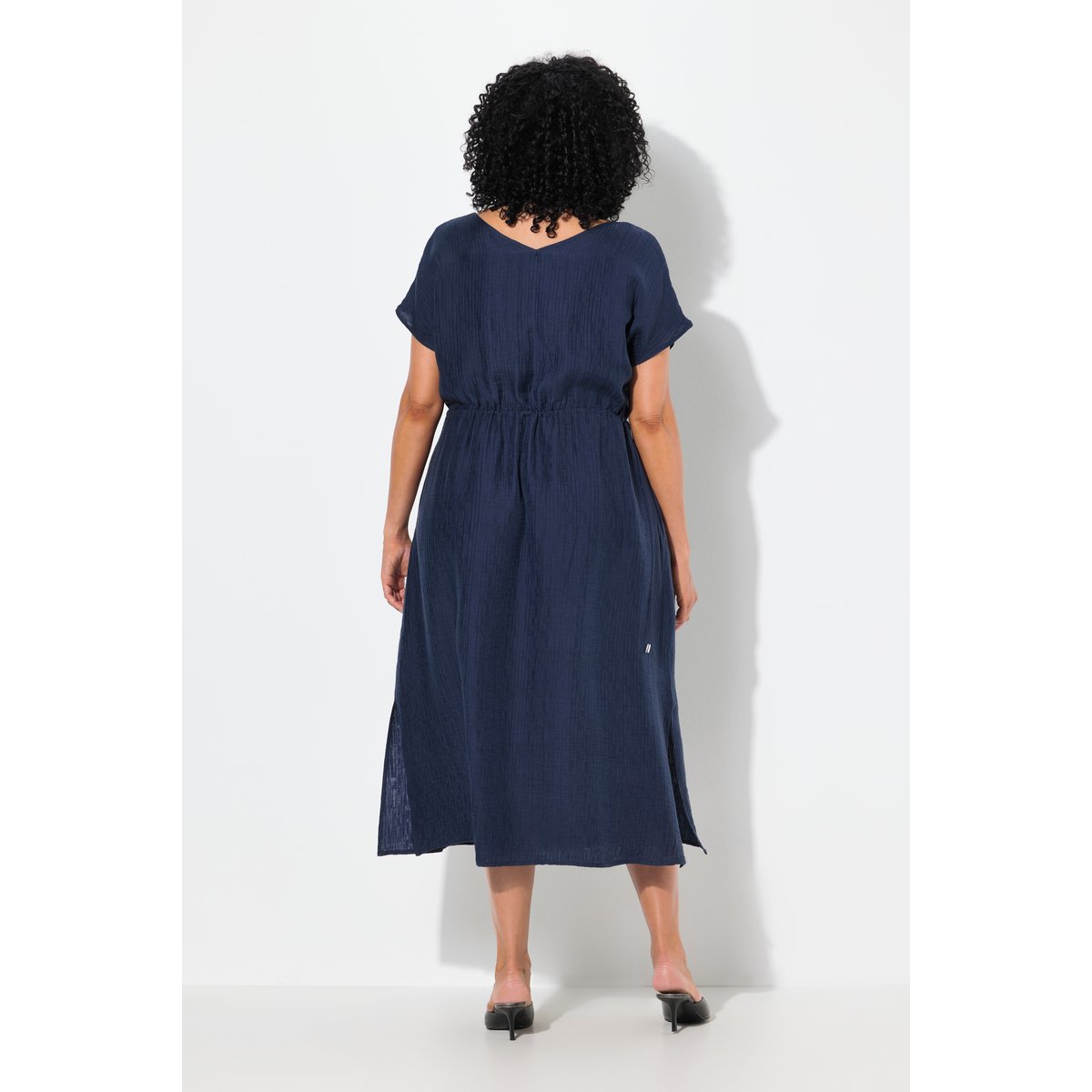 Robe maxi sans manches. Décolleté V. Cordon univers, ULLA POPKEN