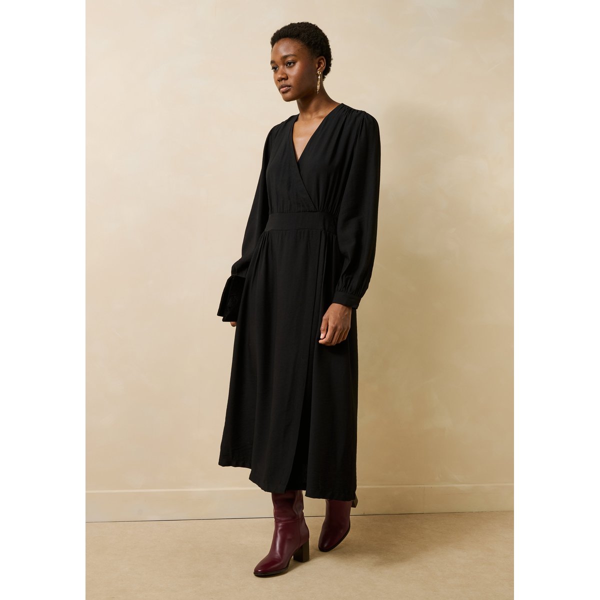 Robe longue cintrée cache-cœur noir, LA FEE MARABOUTEE