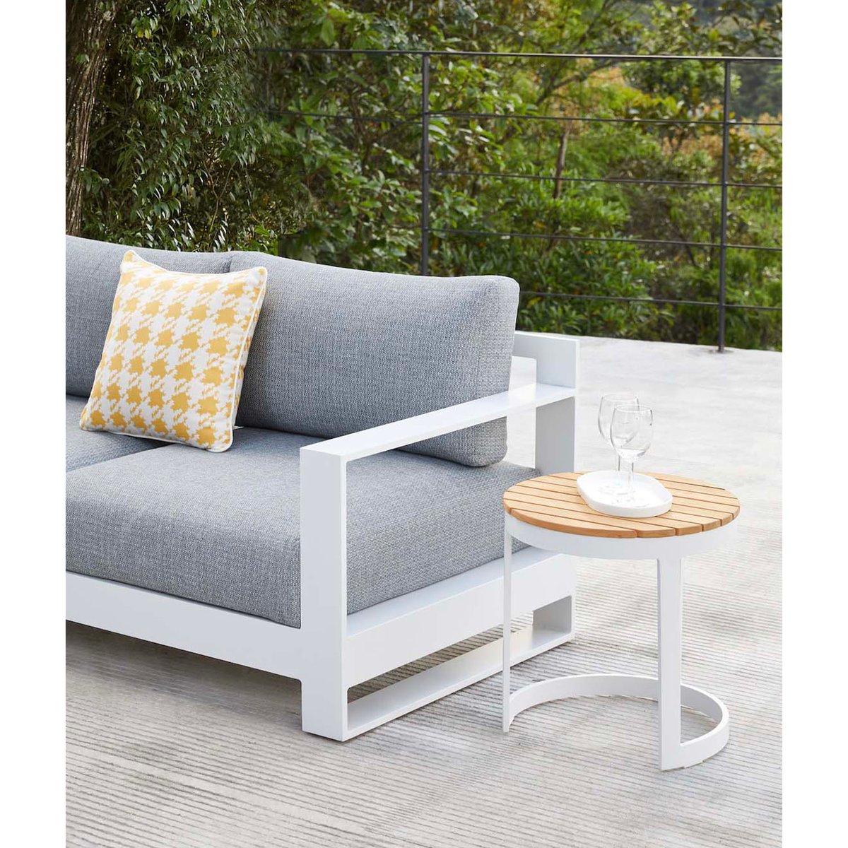 Table d'appoint ronde avec plateau teck IRIS blanc, AU JARDIN DE CHLOÉ