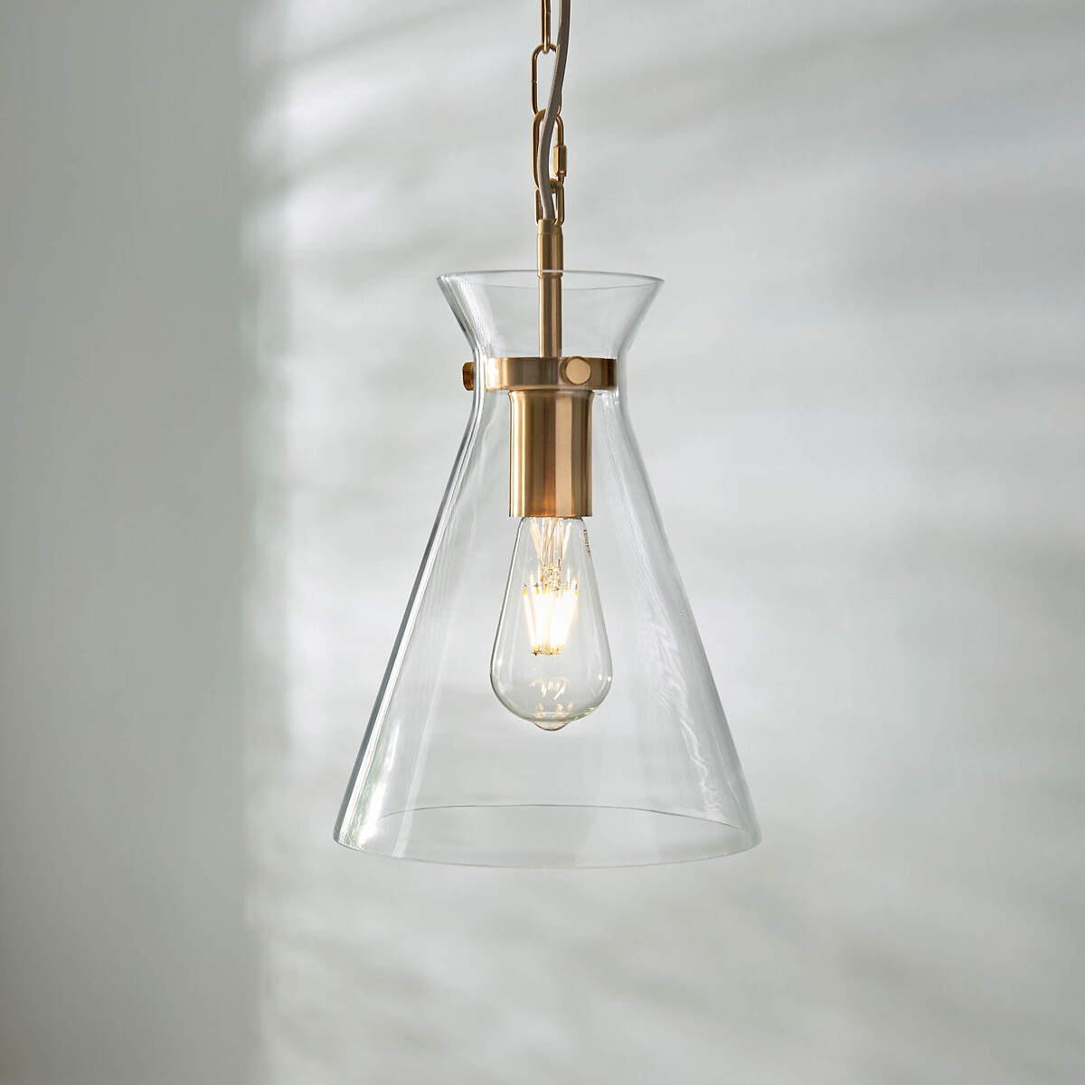 Henrietta Single Drop Pendant Light aged brass, ÉDITÉ