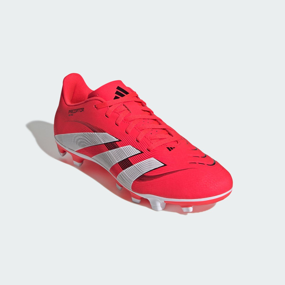 Chaussure Predator Club Terrain Souple / Multi-Surfaces Chaussure Predator Club Terrain Souple / Multi-Surfaces lucid red / cloud white / core black, adidas Performance