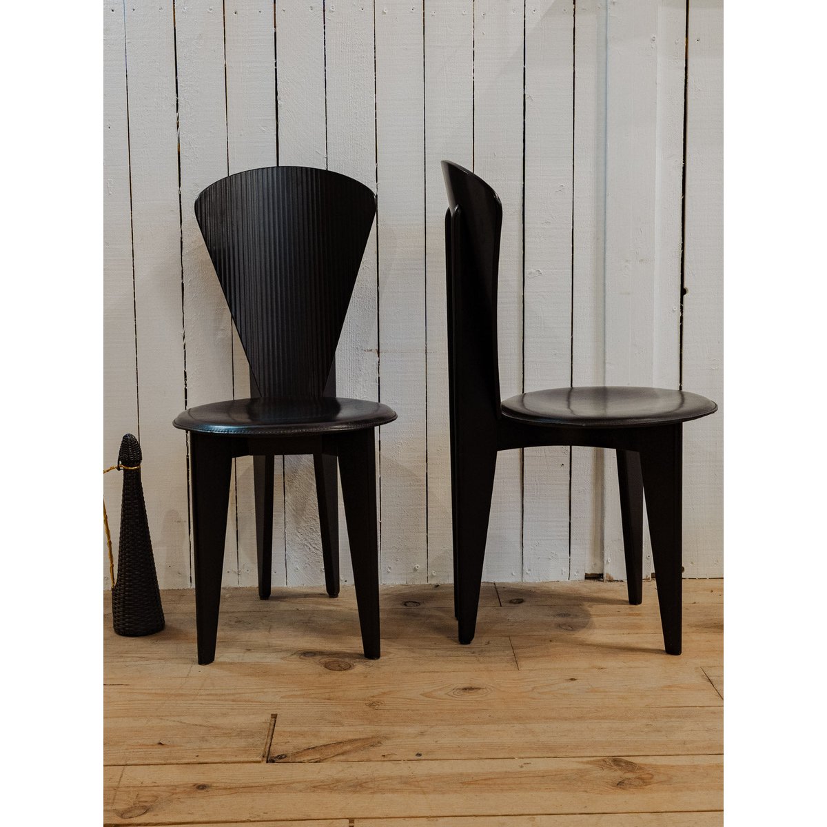 Paire de chaises en simili cuir noir Alma N°1694 - Bon état noir, DEBONGOUT