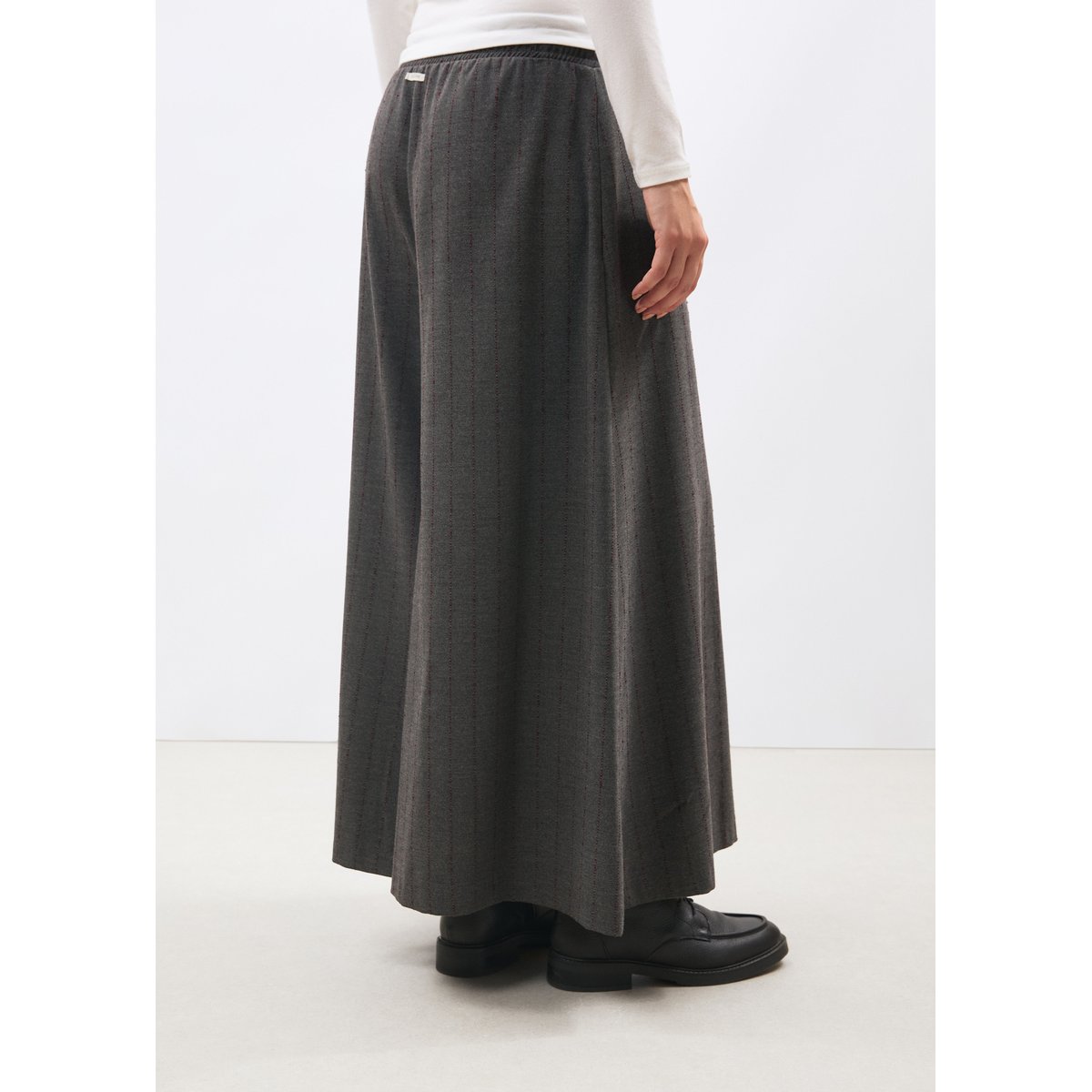 Pantalon large à rayures en flanelle anthracite/bordeaux, HUMILITY