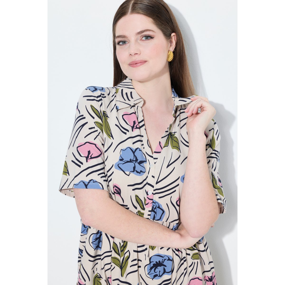 Blouse longue dans un imprimé à fleurs crème, ULLA POPKEN