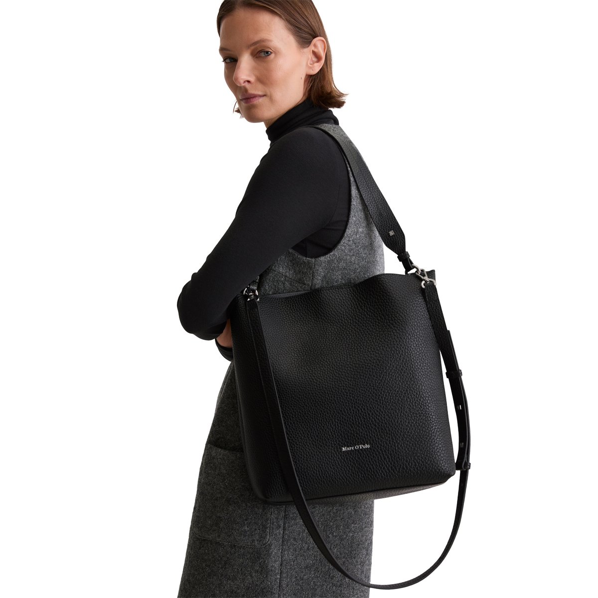 Hobo Bag moyen avec un grand compartiment central zippé noir, MARC O'POLO