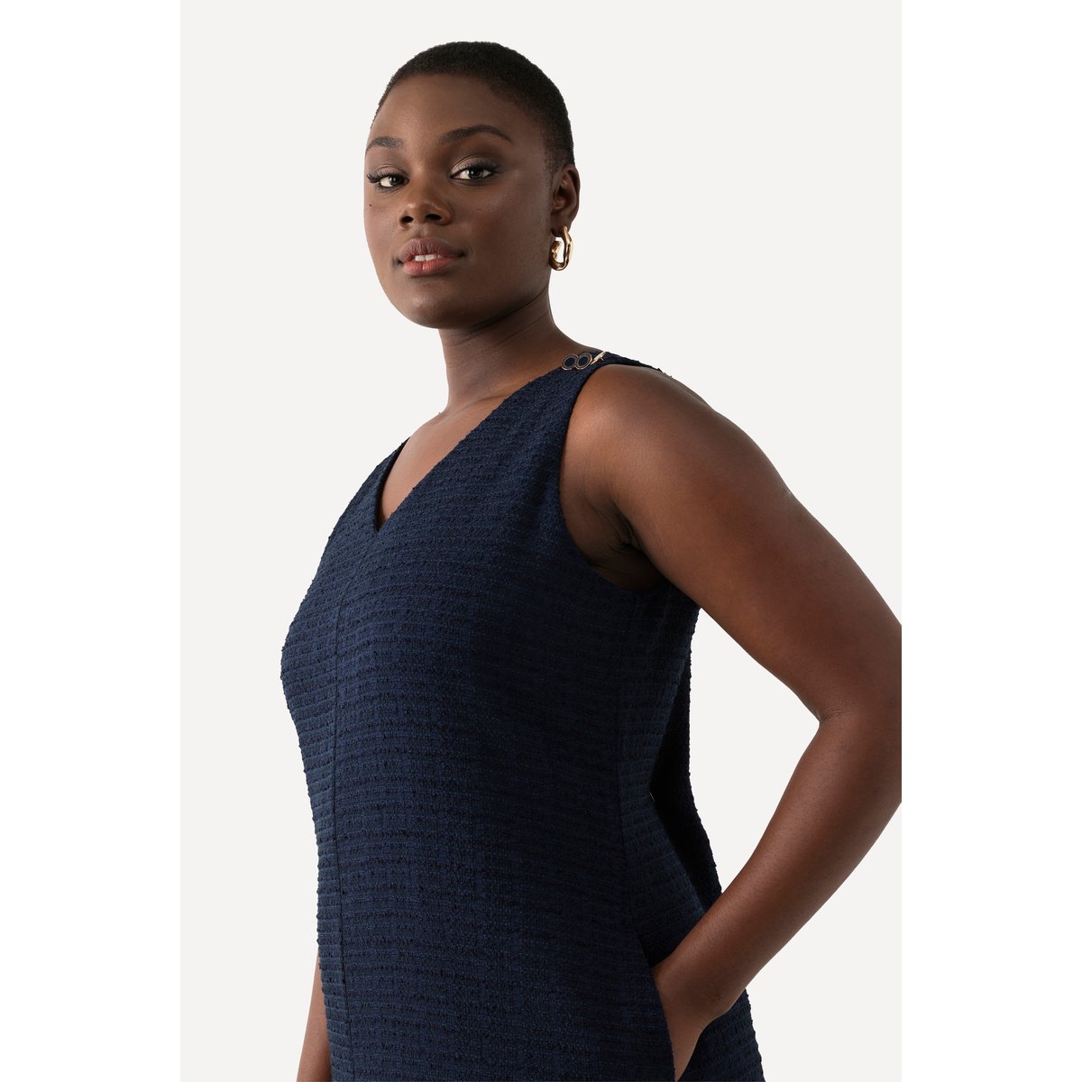 Robe en bouclette, coupe évasée, col V bleu nuit, ULLA POPKEN