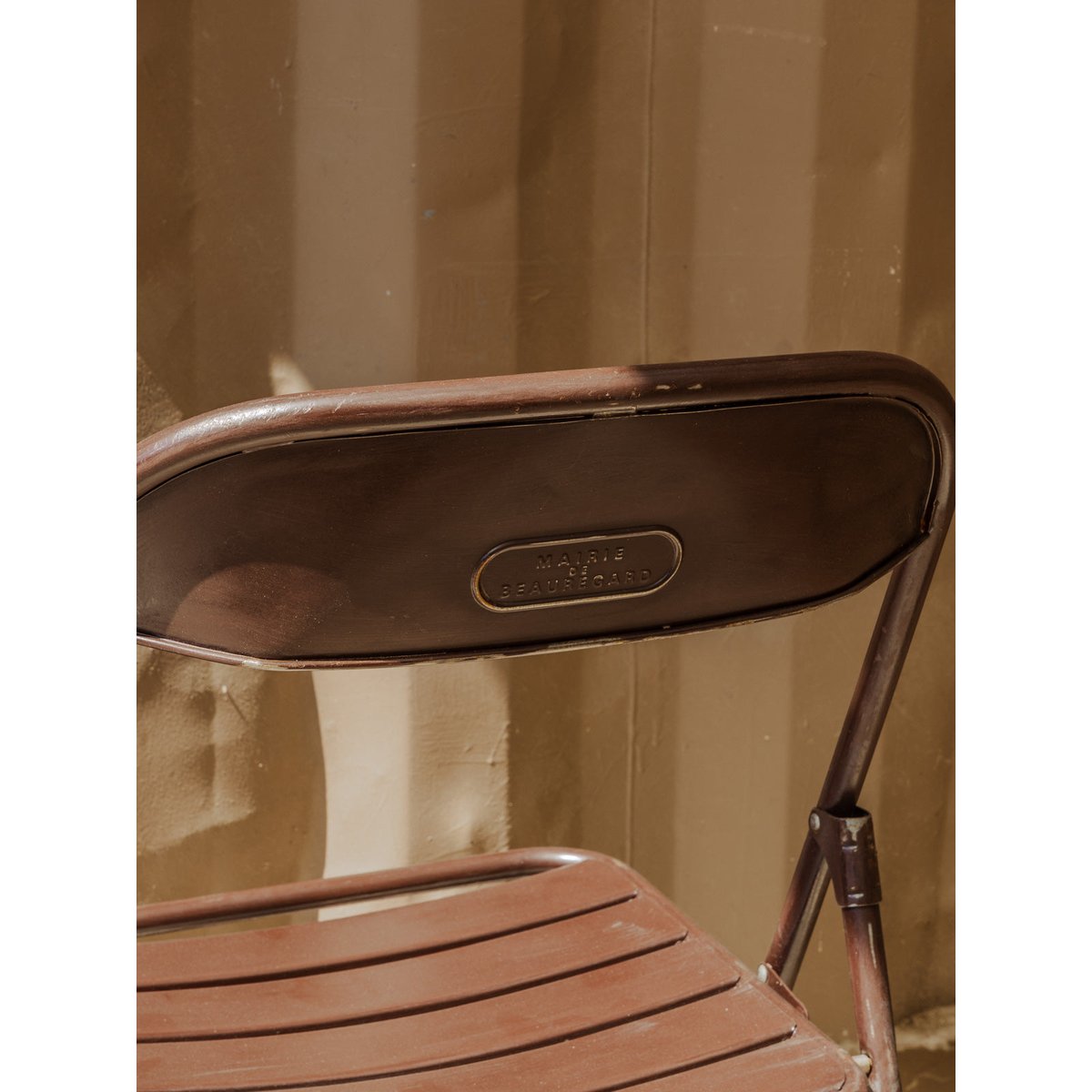 Lot de 4 chaises en métal marron Alma N°1574 - Bon état marron, DEBONGOUT