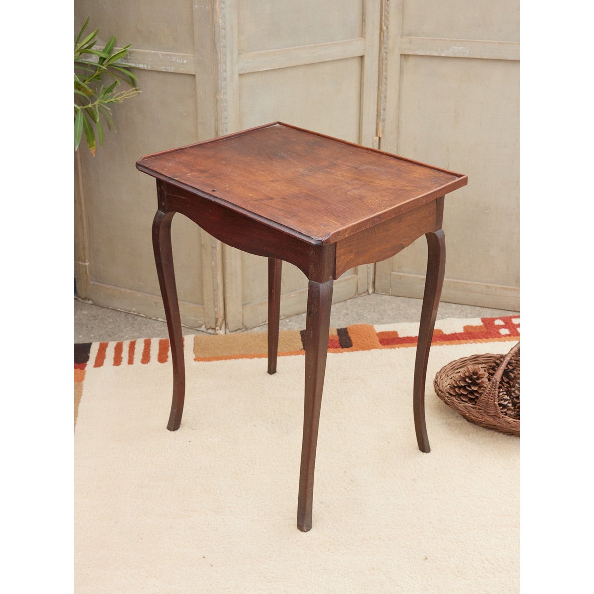 Petite table d'appoint en bois Francine N°1689 - Bon état bois foncé, DEBONGOUT