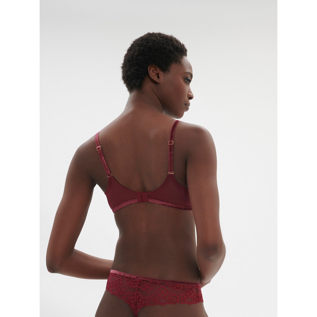 Soutien-gorge avec armature décolleté plongeant, SCÉNARIO rouge, SIMONE PERELE