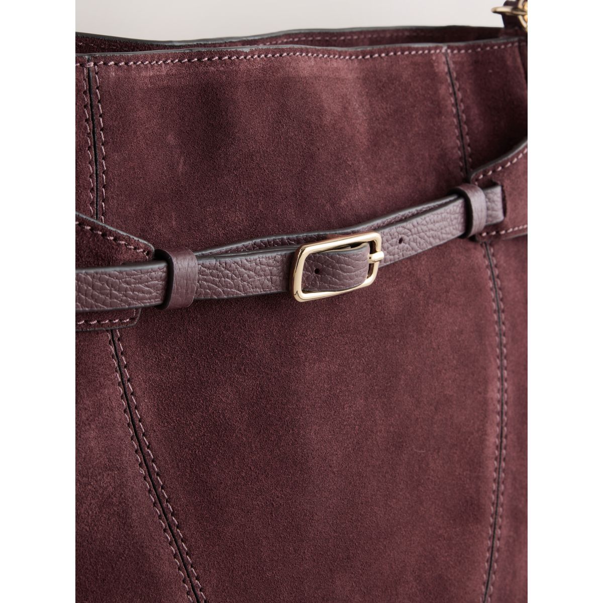 Sac à main style besace en daim ceinture rouge bordeaux, NEXT