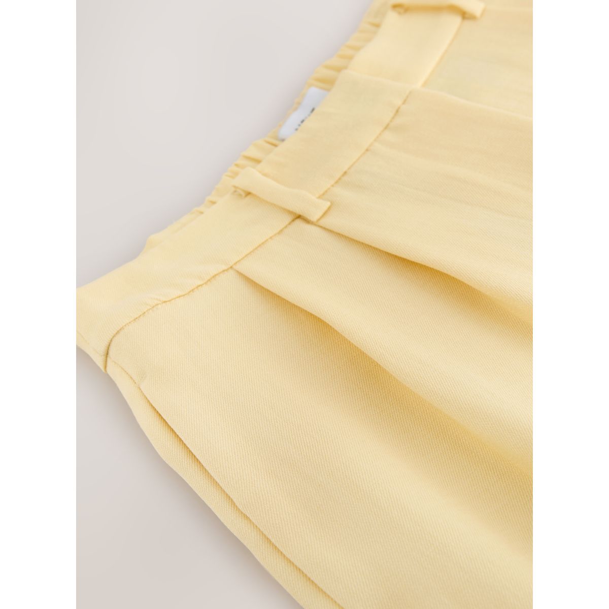 Bermuda tailleur en tissu froissé jaune, NEXT