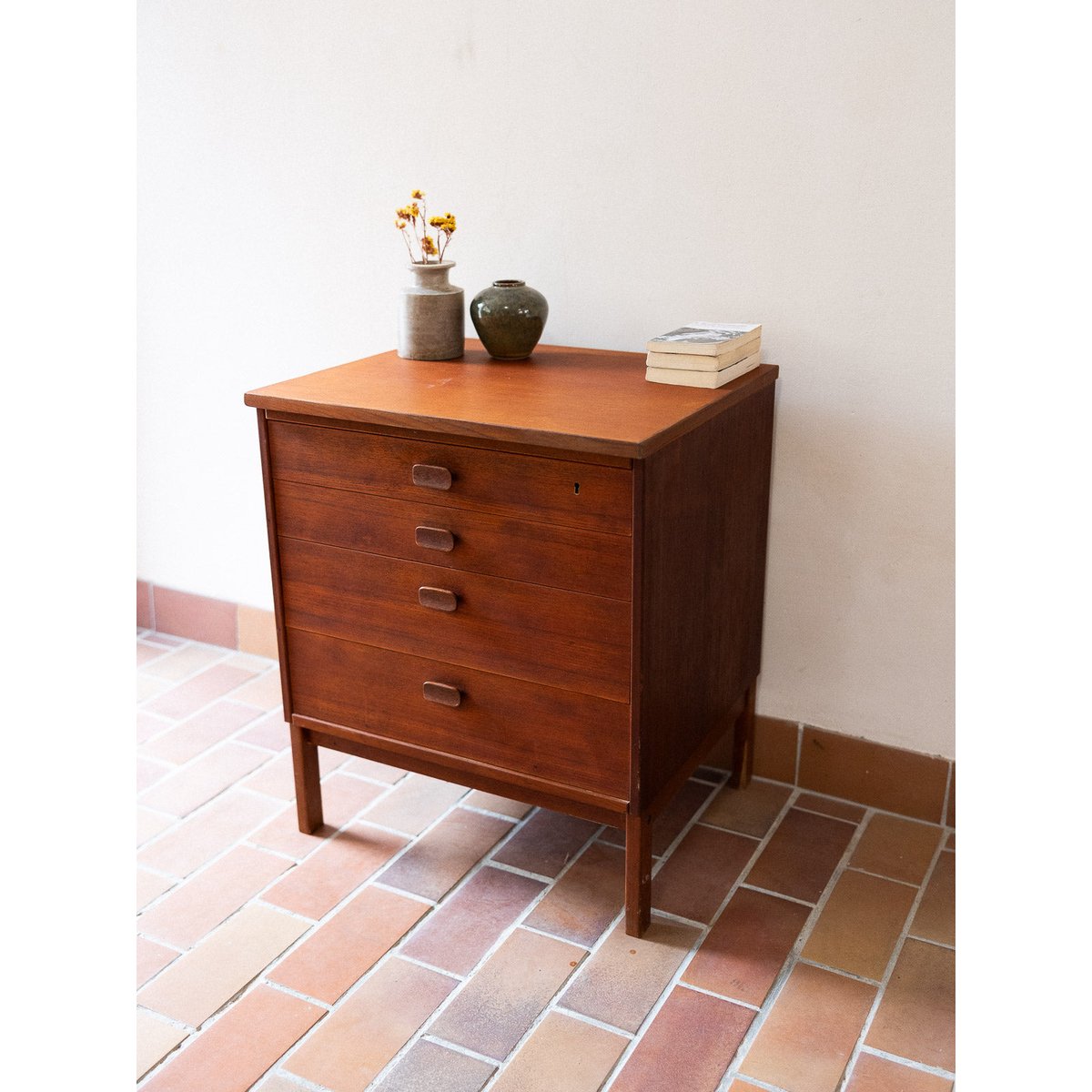 Petite commode bois Olga N°1059 - Bon état bois foncé, DEBONGOUT