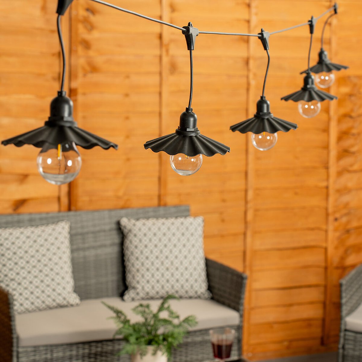 6 x Outdoor Pleated Scallop Garden String Lights - Battery Operated black, SO'HOME