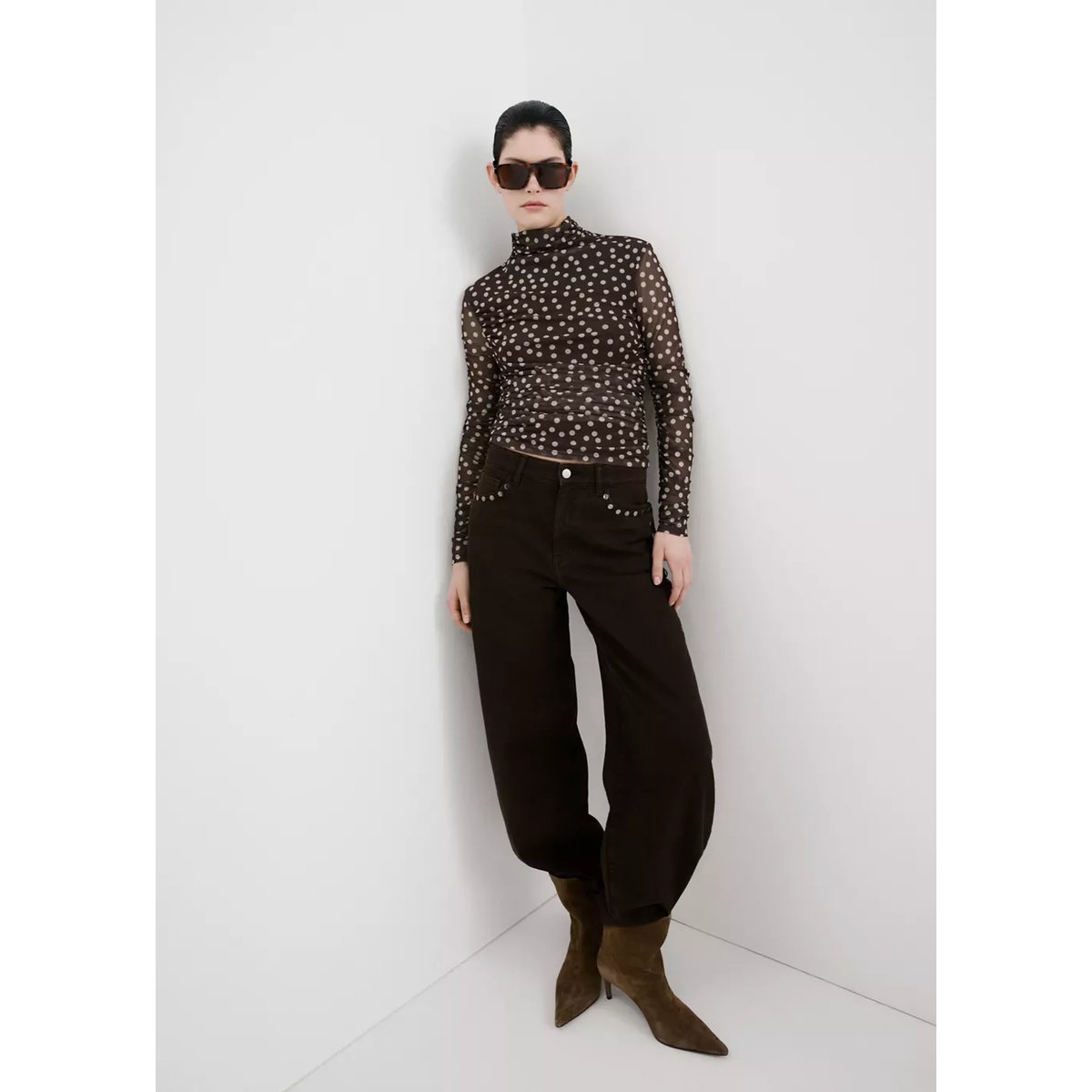 T-shirt froncé à pois marron, MANGO
