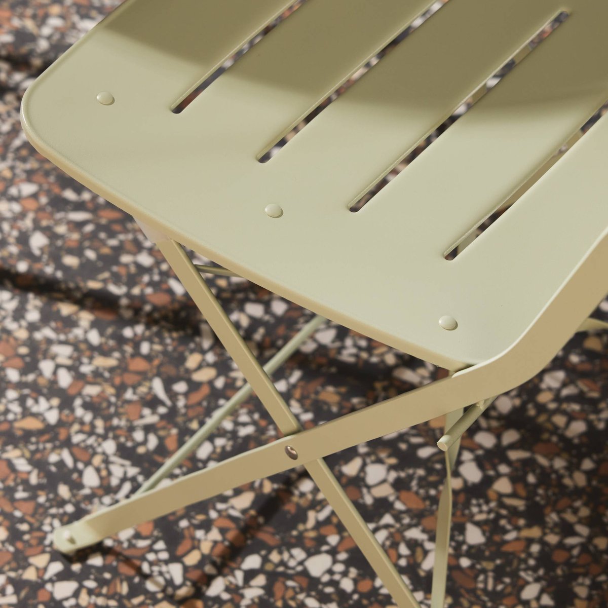 Table de jardin bistrot pliante ronde acier + 2 assises BALCONEA rose, SWEEEK