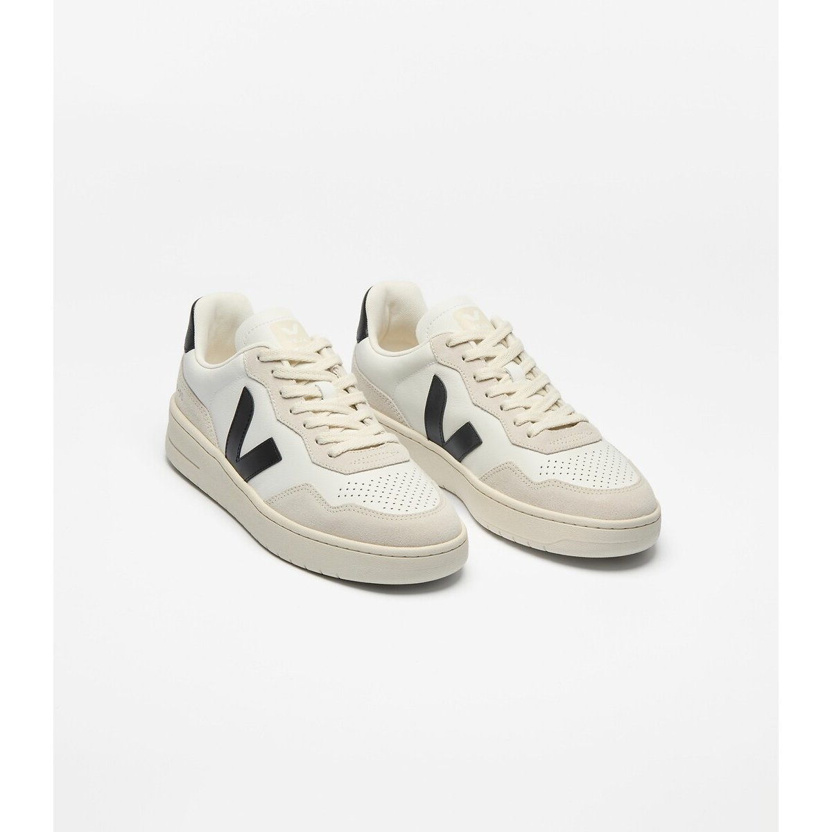 Baskets cuir V-90 blanc/noir, VEJA