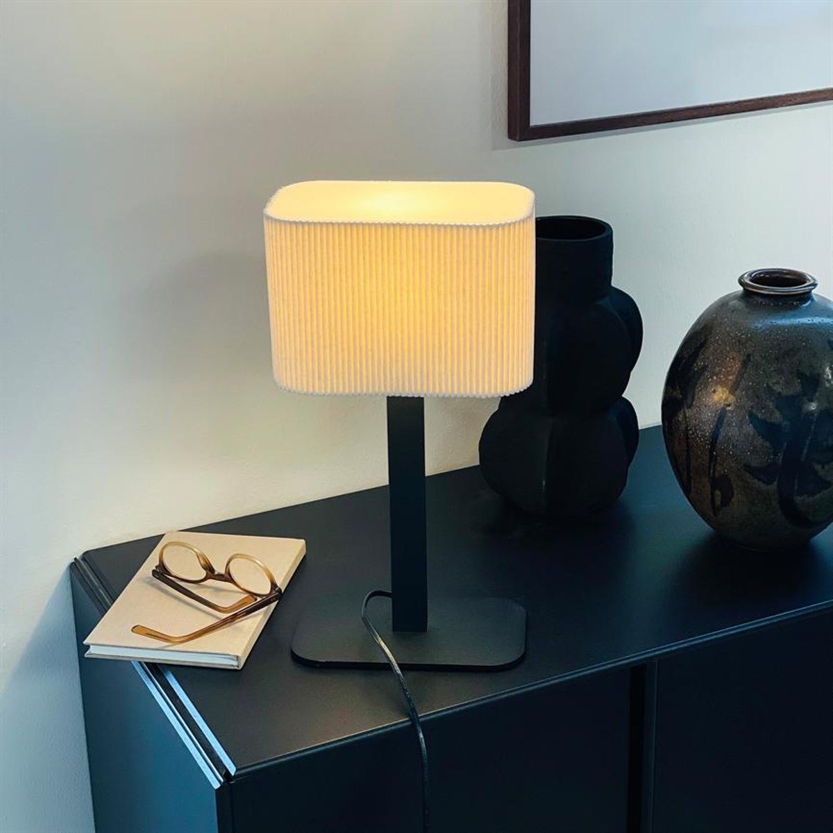 Lampe à poser en métal et tissu Noir/Blanc Calix noir/blanc, DYBERG LARSEN