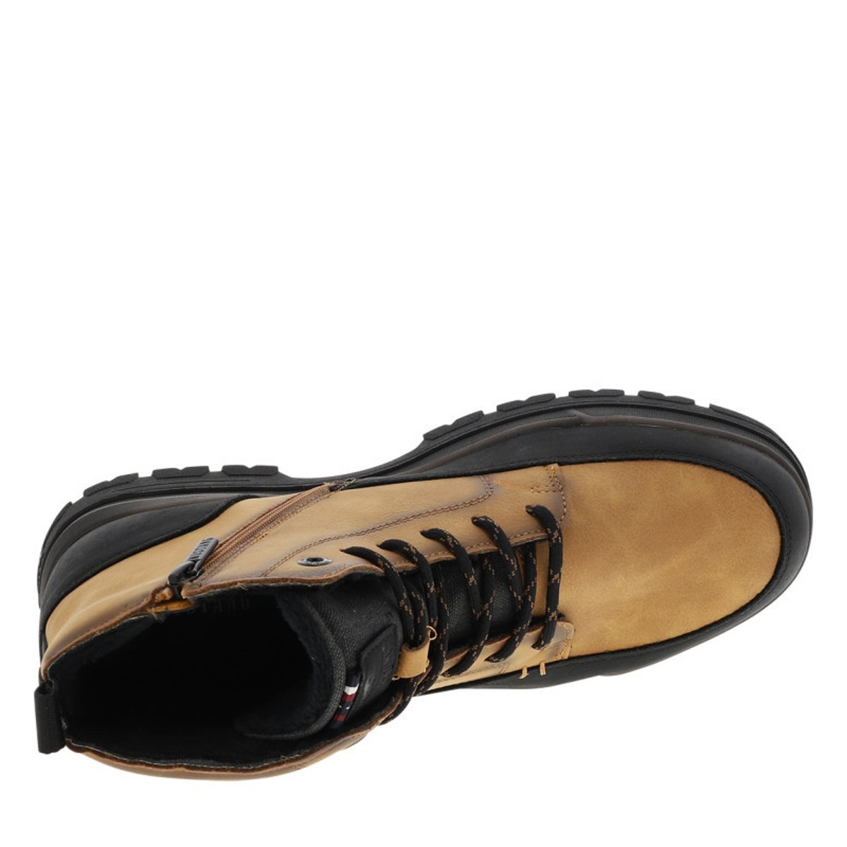 Bottines camel à talon décroché bas pourvues de lacets et d'un zip latéral brun, MUSTANG