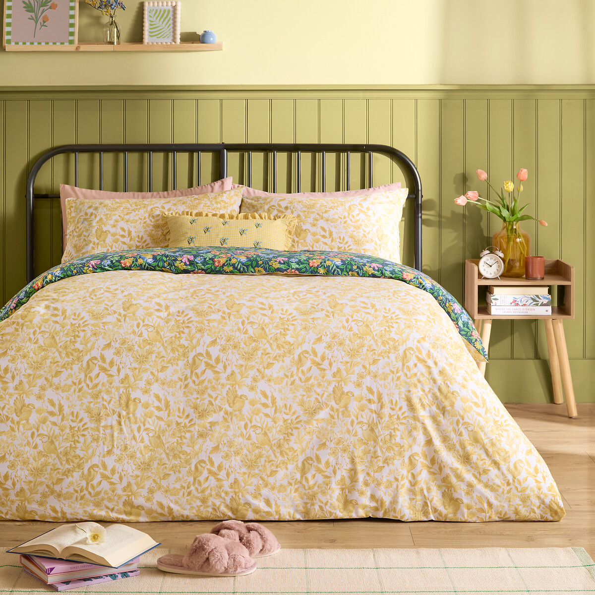 Emerie Floral Reversible Duvet Cover and Pillowcase Set navy, FURN.