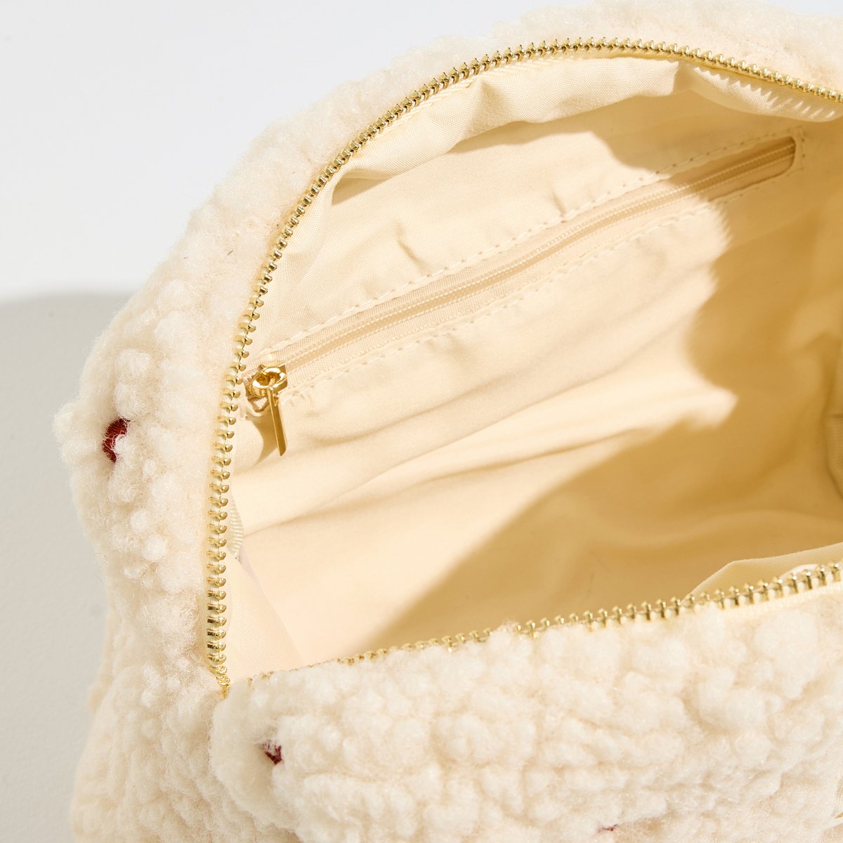 Trousse moumoute motifs cœurs blanc cassé ecru, GRAIN DE MALICE