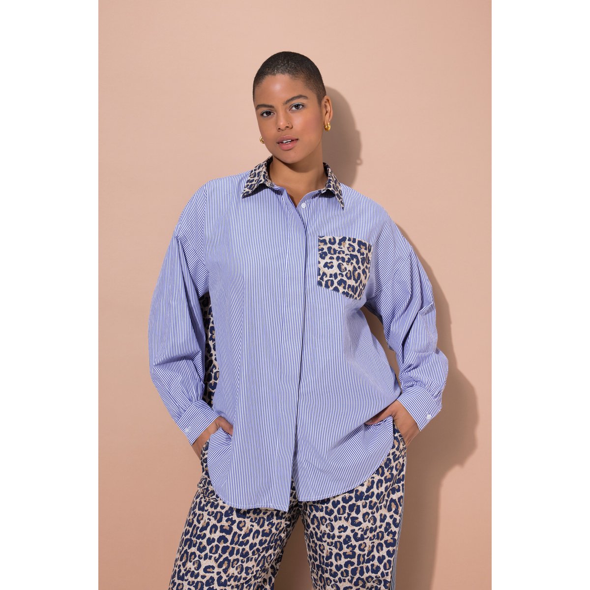 Chemisier oversize, imprimé léopard/rayures bleu foncé, STUDIO UNTOLD
