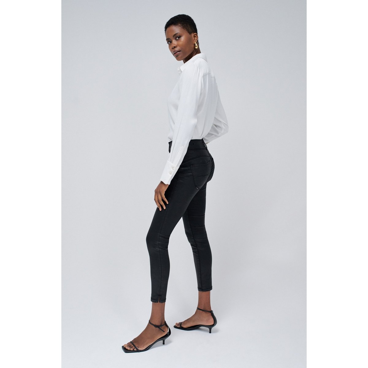 JEAN SECRET PUSH IN CROPPED SKINNY noir, SALSA JEANS