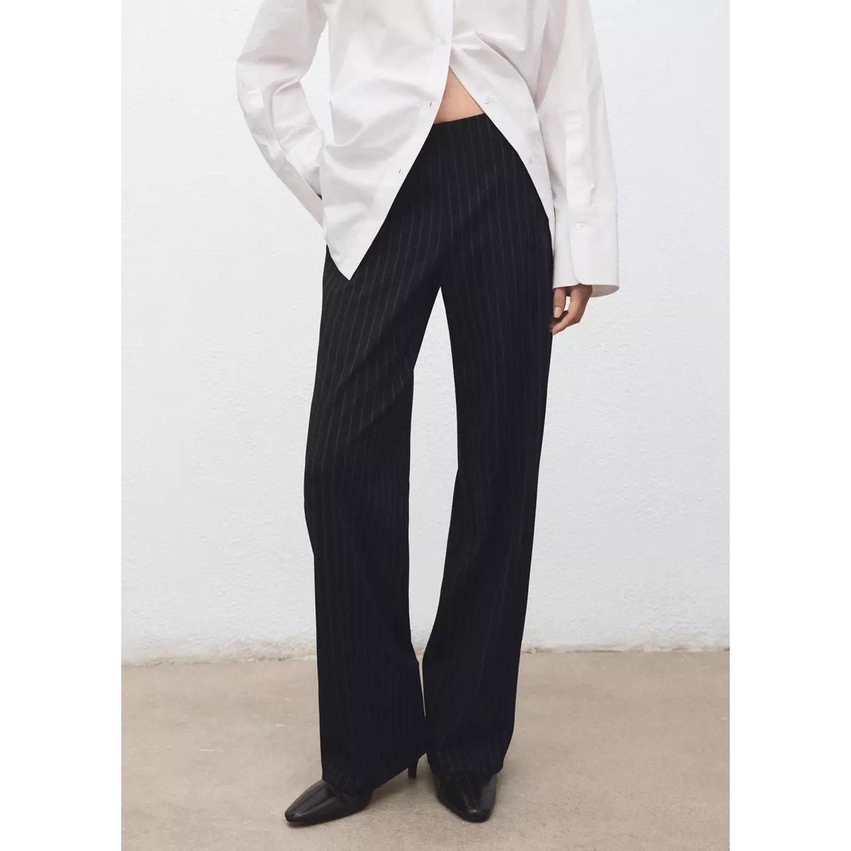 Pantalon droit fines rayures bleu marine, MANGO