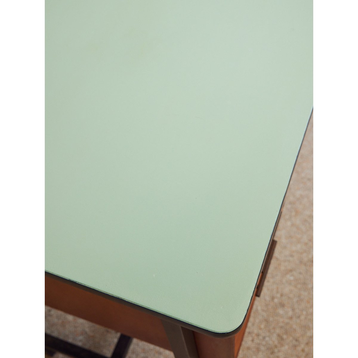 Bureau vintage en bois menthe à l'eau Yvan N°575 - Bon état noir, DEBONGOUT