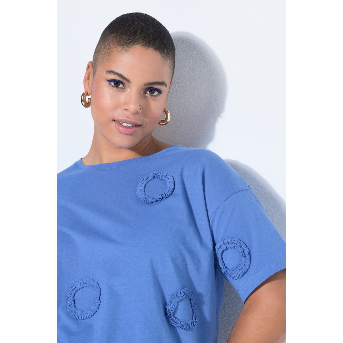 T-shirt oversize avec des ronds en tissu bleu pigeon, STUDIO UNTOLD
