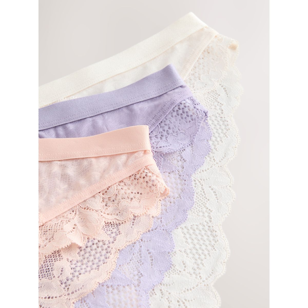 Culotte avec liseré en dentelle, lot de 3 crème/lilas/pêche, NEXT