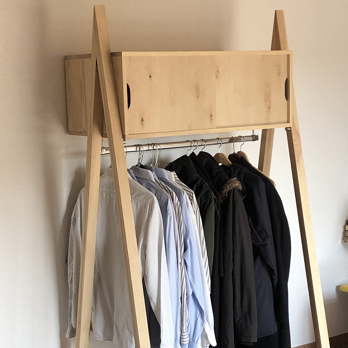 Portant en bois massif avec portes - Everlasting beige, EUROPE & NATURE