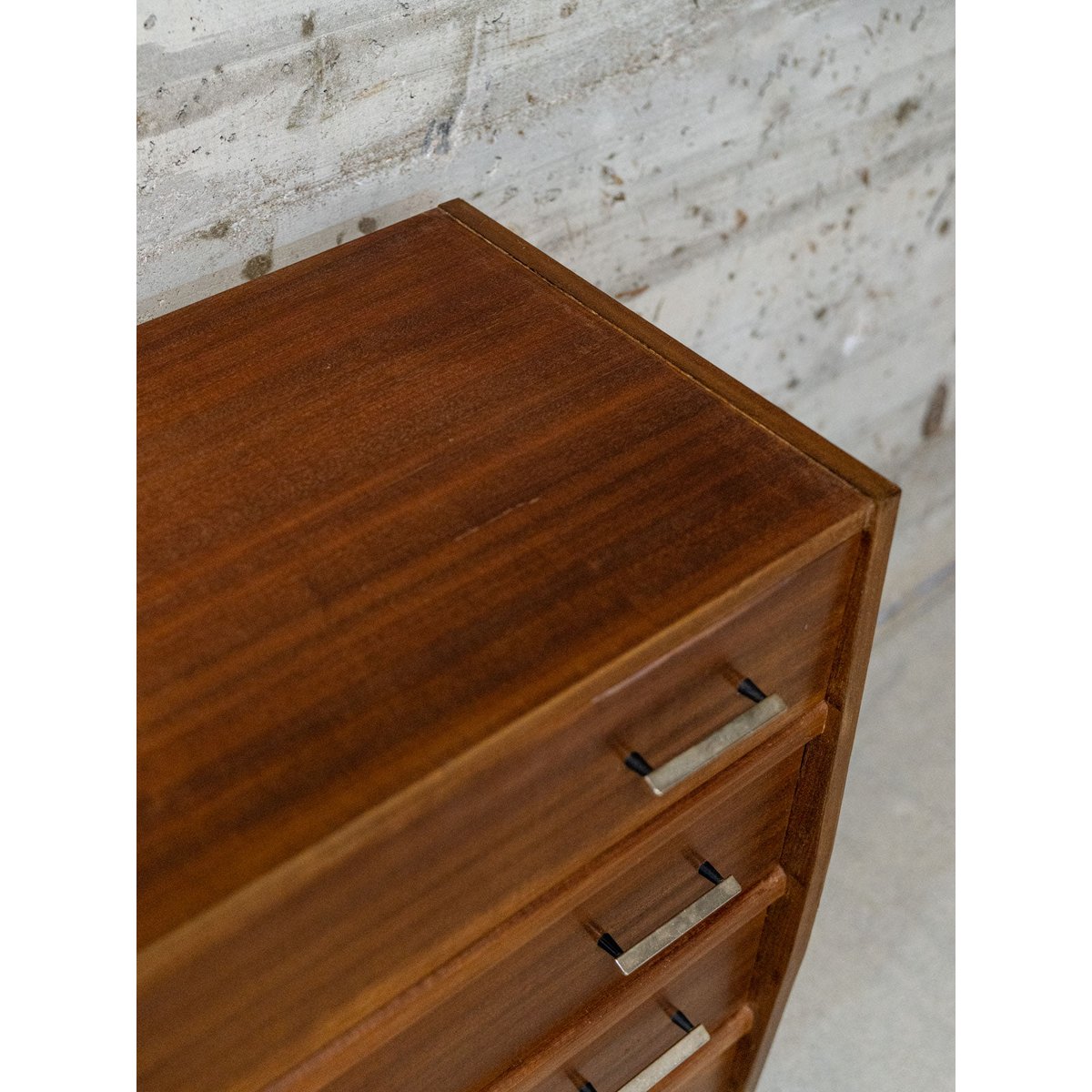 Commode vintage en bois Olga N°460 - Bon état bois foncé, DEBONGOUT