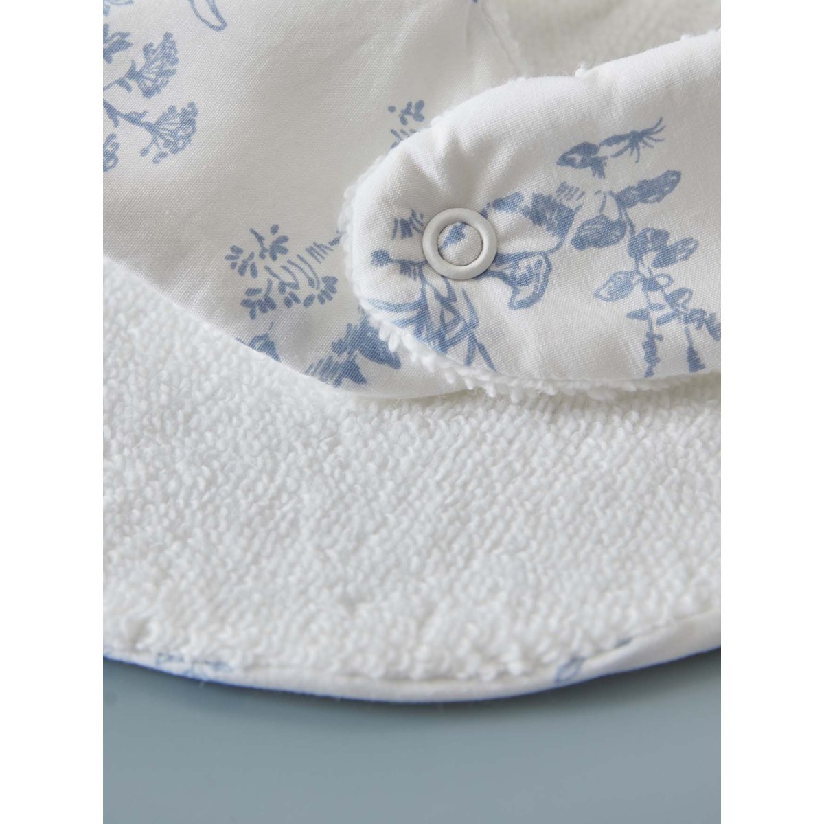 Bavoir percale de coton biologique jouy bleu, CYRILLUS