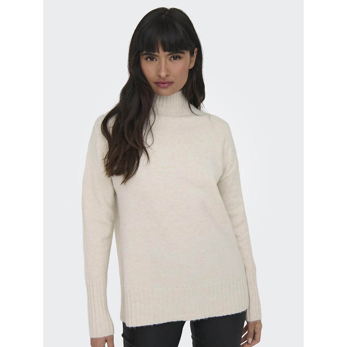 Pull en fine maille, col montant blanc cassé, ONLY