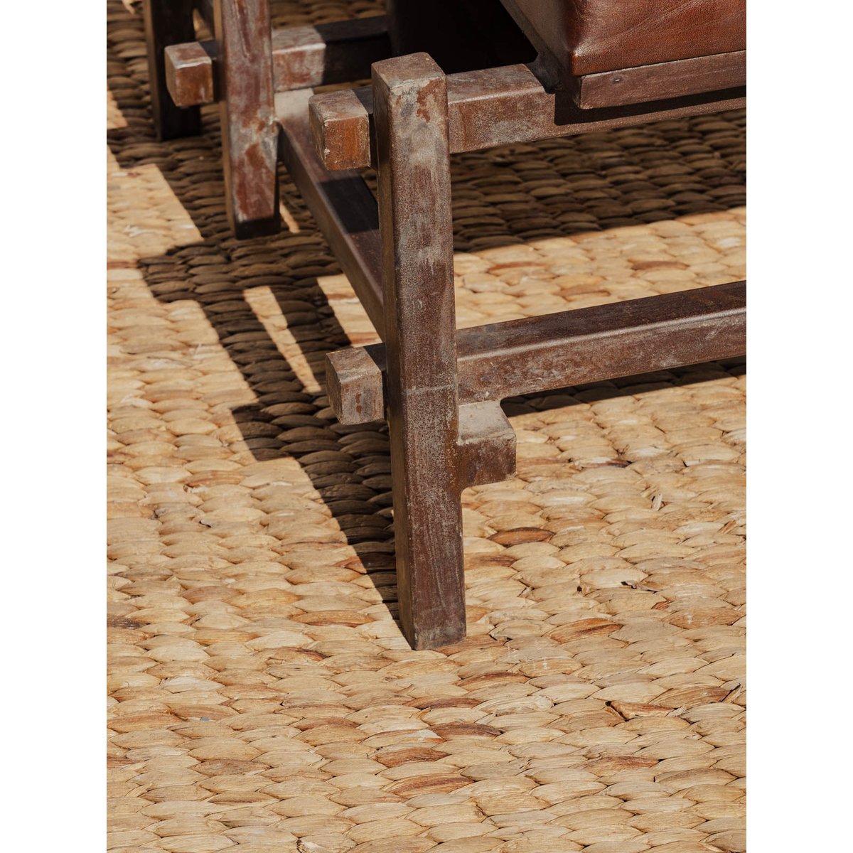 Fauteuil en bois et cuir marron Emmanuel N°18 - Bon état marron, DEBONGOUT