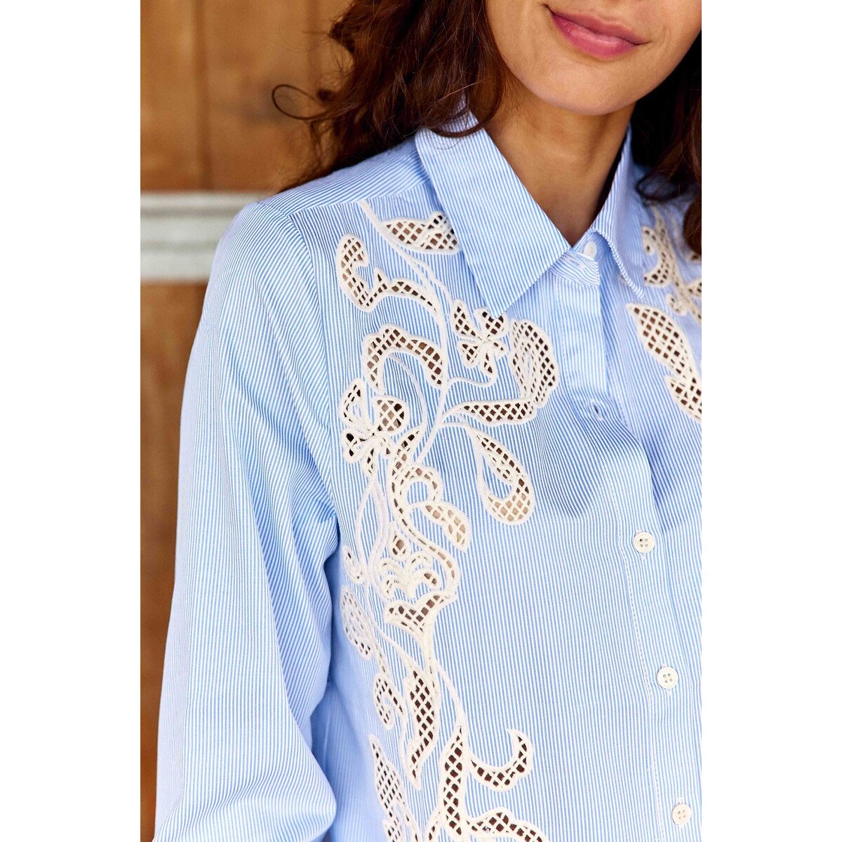 Clema Embroidered Striped Shirt ecru/blue, LA PETITE ETOILE
