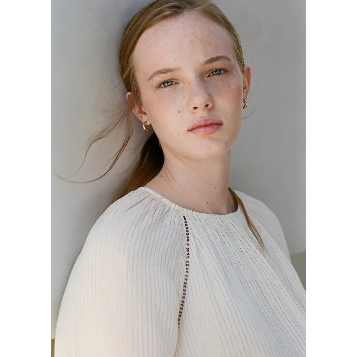 Blouse à rayures métallisées et ornements blanc cassé, MANGO TEEN