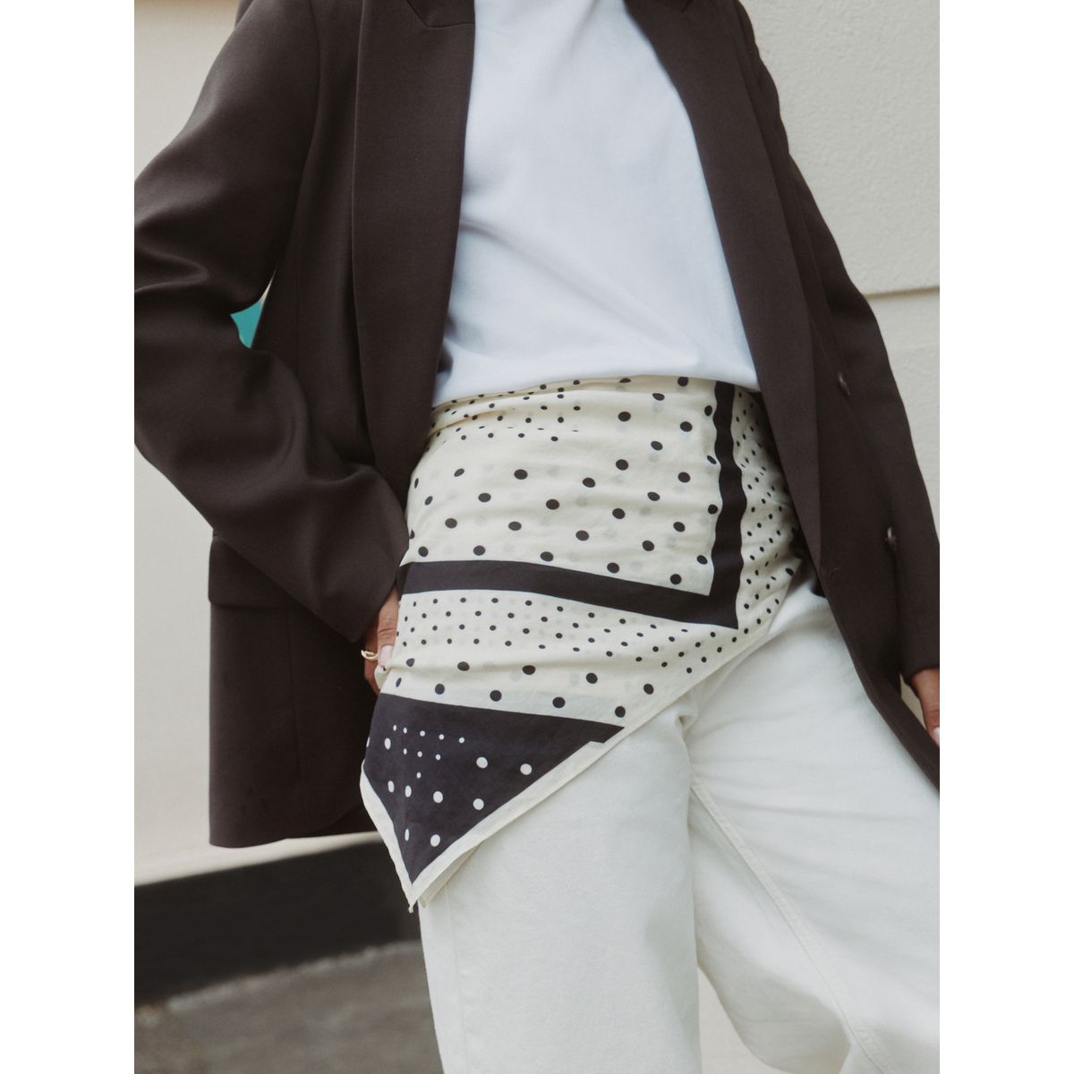 Foulard carré en satin imprimé à pois monochrome, NEXT