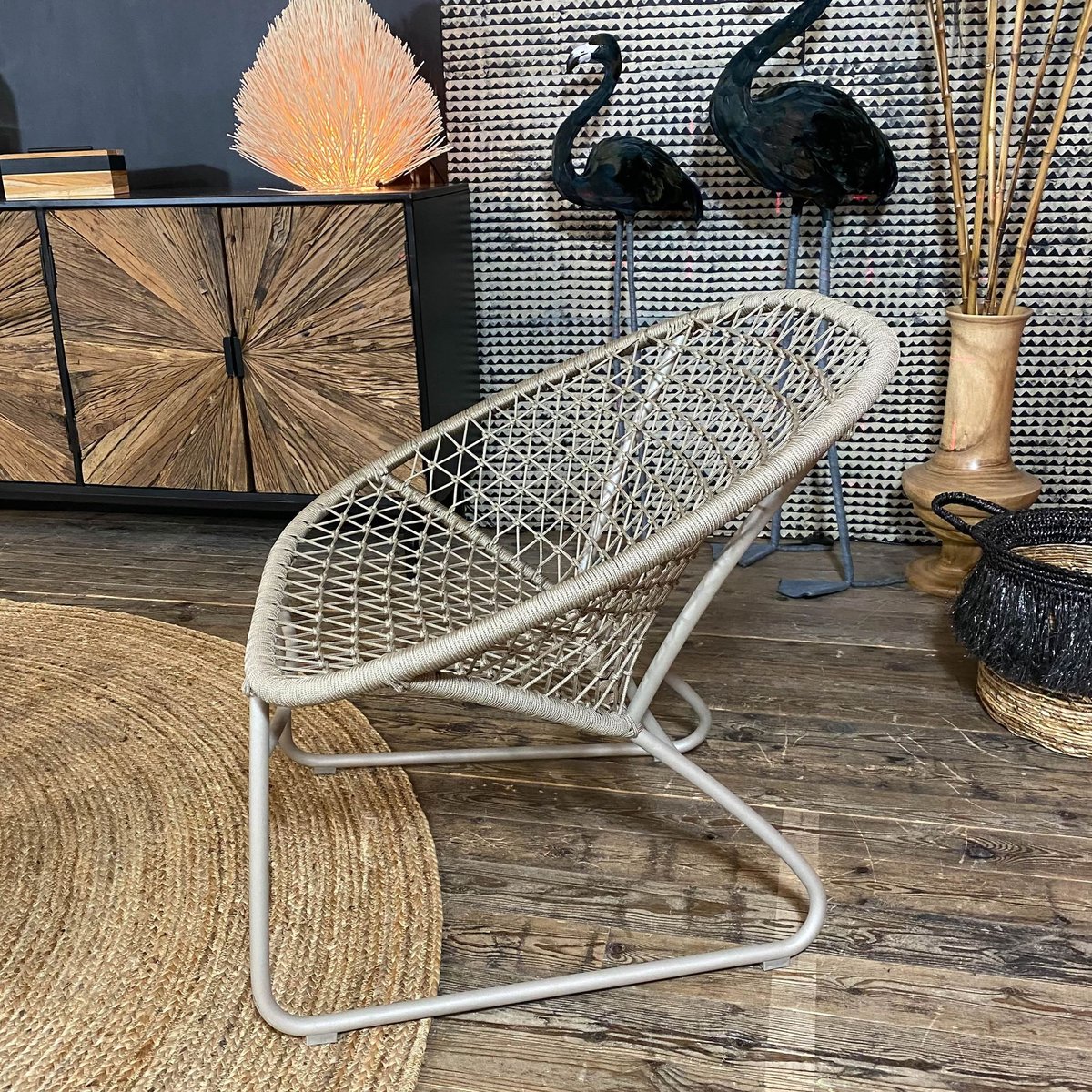 Fauteuil en polypropylène et pieds en métal, BAO BAO taupe, NOW'S HOME