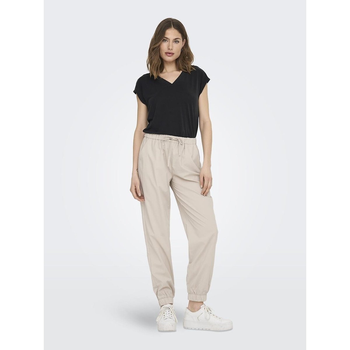 T-shirt met korte mouwen en V-hals zwart, ONLY