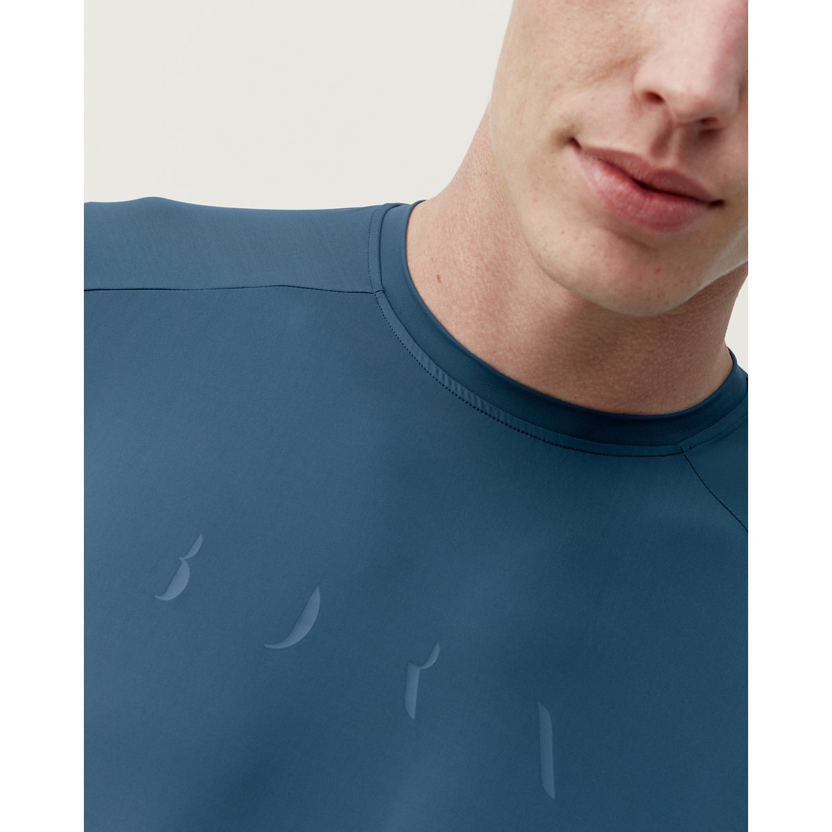 T-Shirt de sport Performance manches courtes VOLTA bleu foncé, BORN