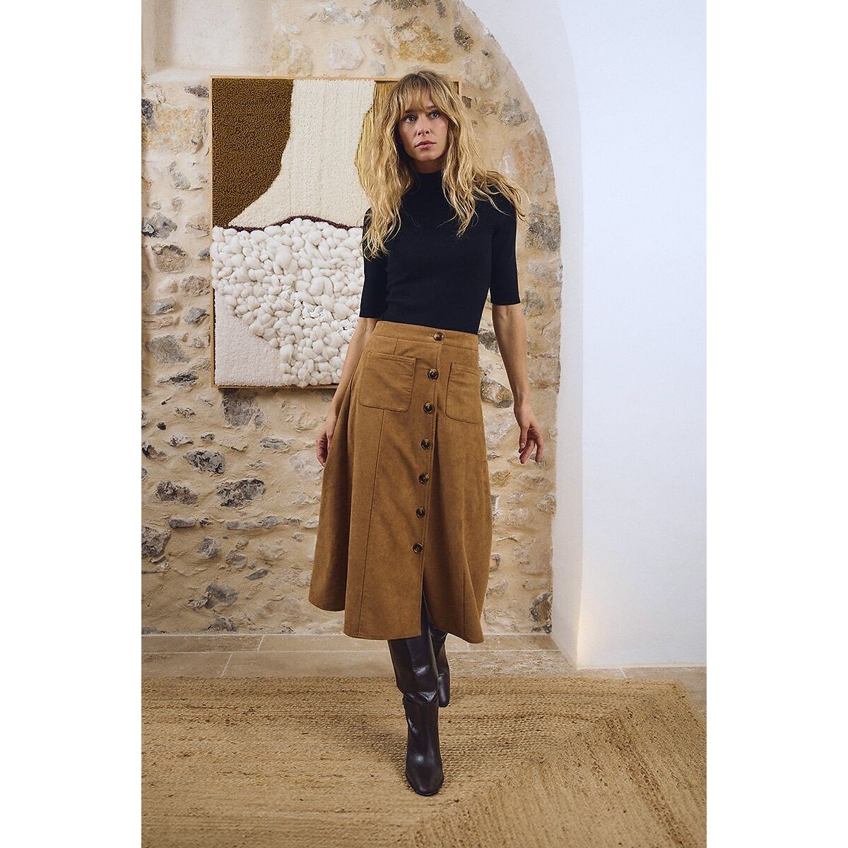 Jupe mi-longue boutonnée en suédine camel, MOLLY BRACKEN