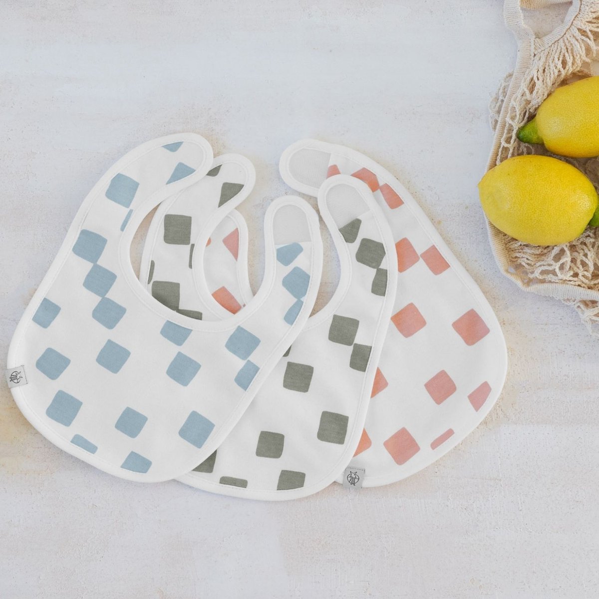 Lot de 3 bavoirs naissance blanc, olive, LASSIG