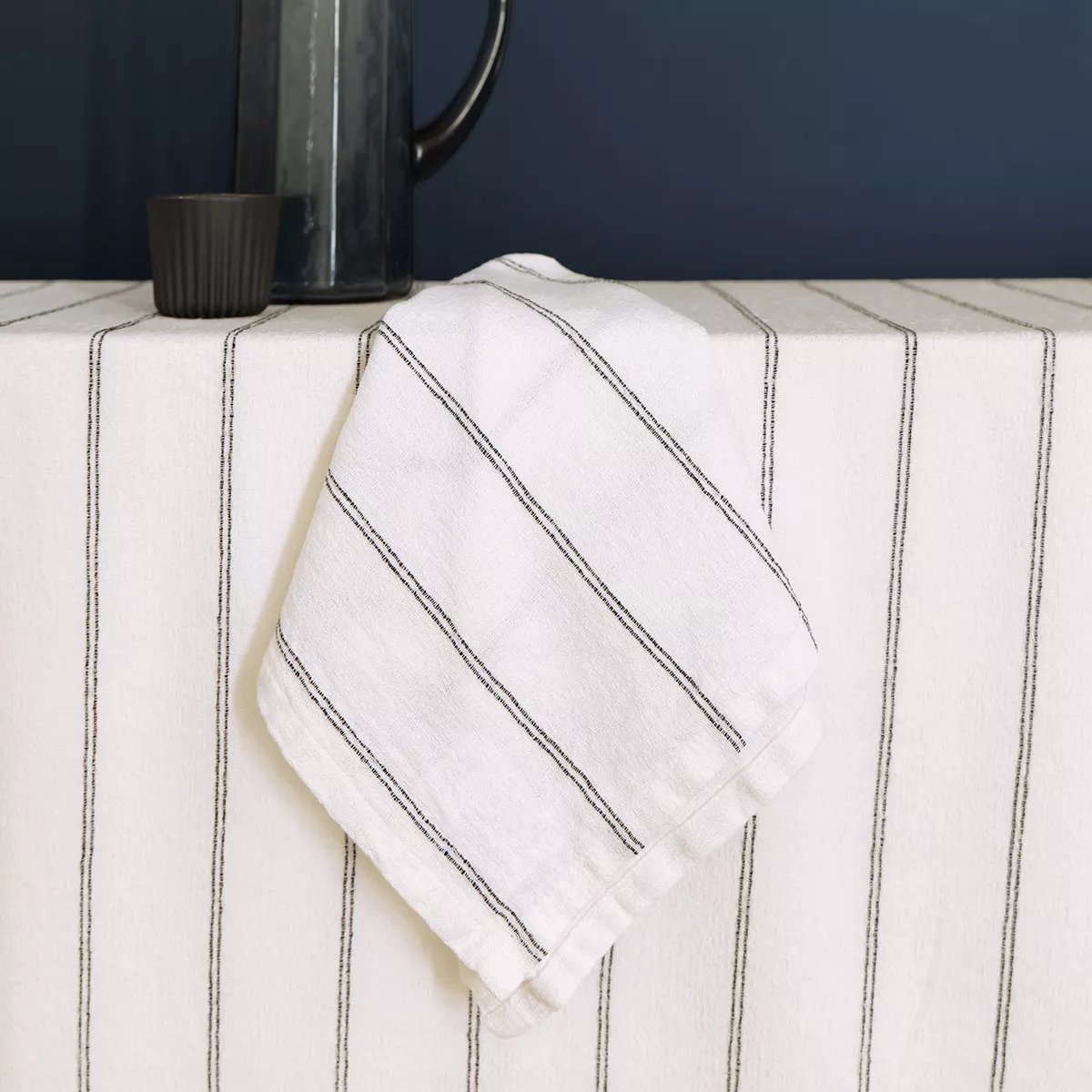 Serviette pur coton lavé RIMINI nero, GARNIER THIEBAUT