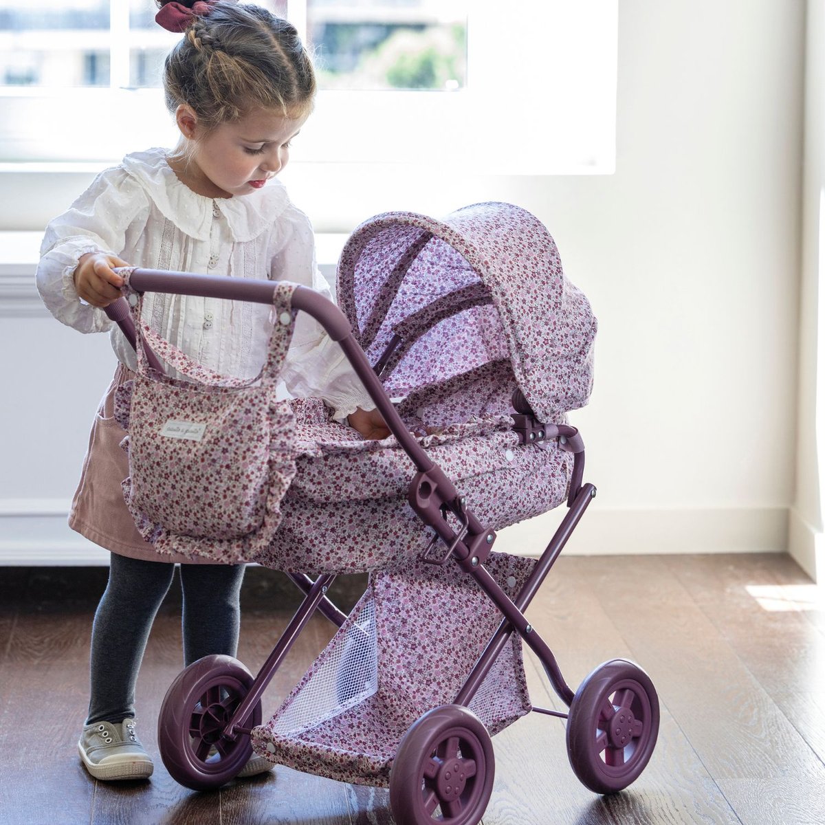 Landau pour poupée mauve, PASITO A PASITO