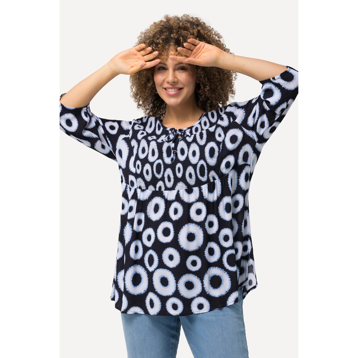 Blouse smockée à motif cercles. Col rond marine, ULLA POPKEN