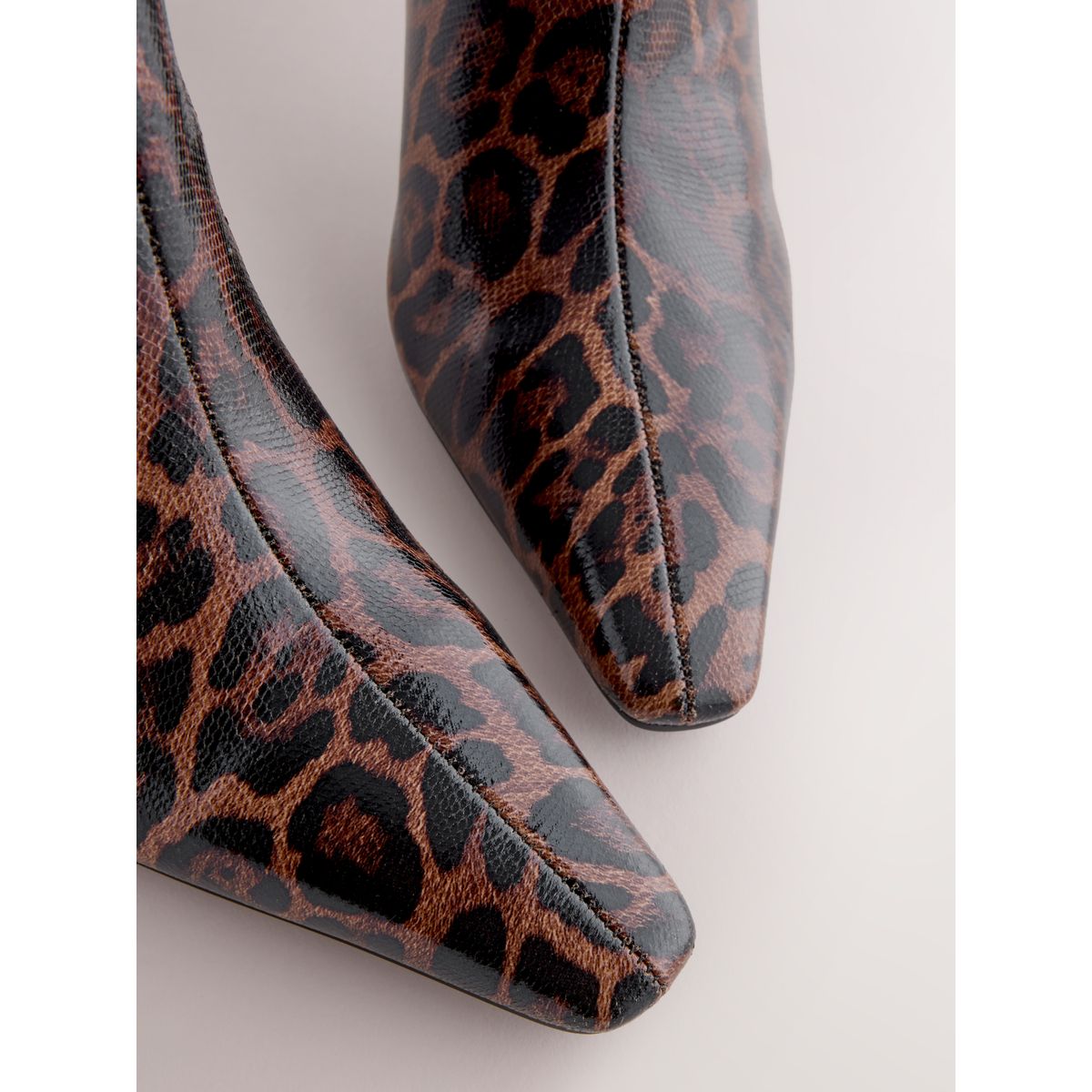 Bottines forever comfort® avec bout ciselé imprimé léopard, NEXT