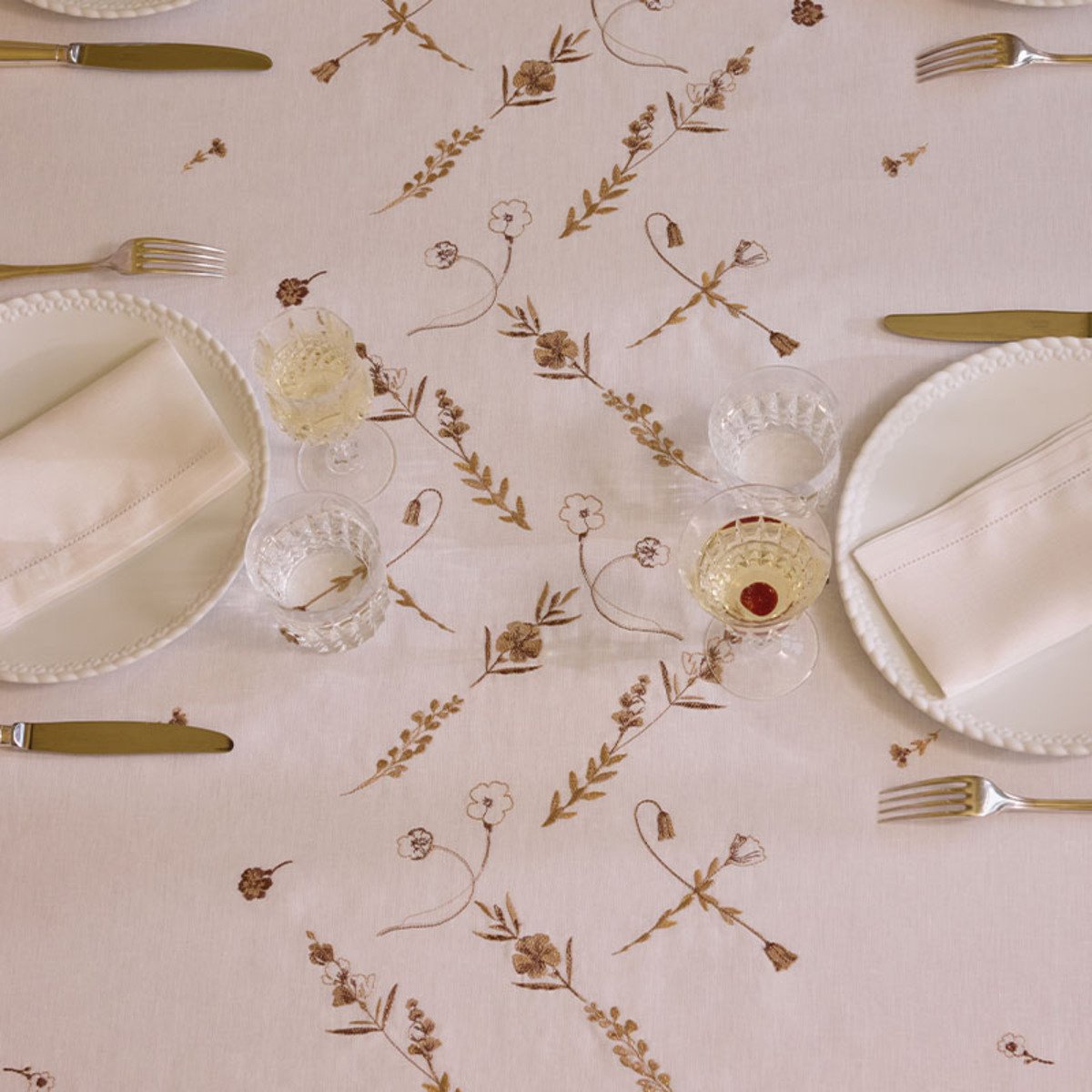 Nappe brodée en lin, 170 gr/m², VALSE DE LIN blanc, ALEXANDRE TURPAULT