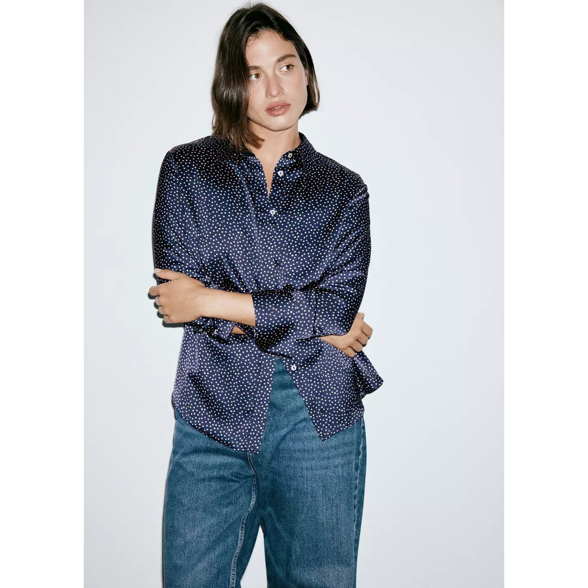 Chemise satinée pois bleu nuit, MANGO