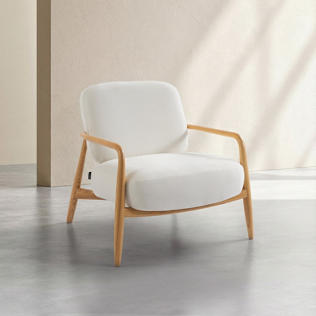 Fauteuil en tissu et bois massif VELIKA crème, HABITAT